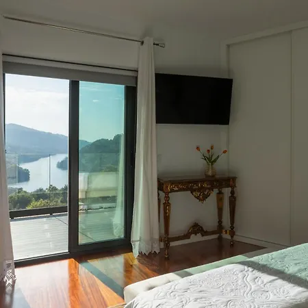 Quinta Flor De Lis, Geres Feriehus *